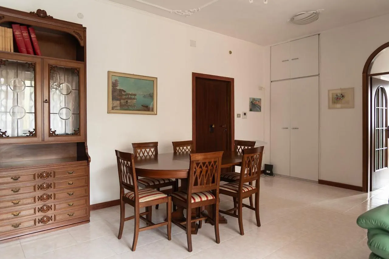 Casa Klimt - 10 Minuti Dal Duomo Apartment Milan 0*,  Italy